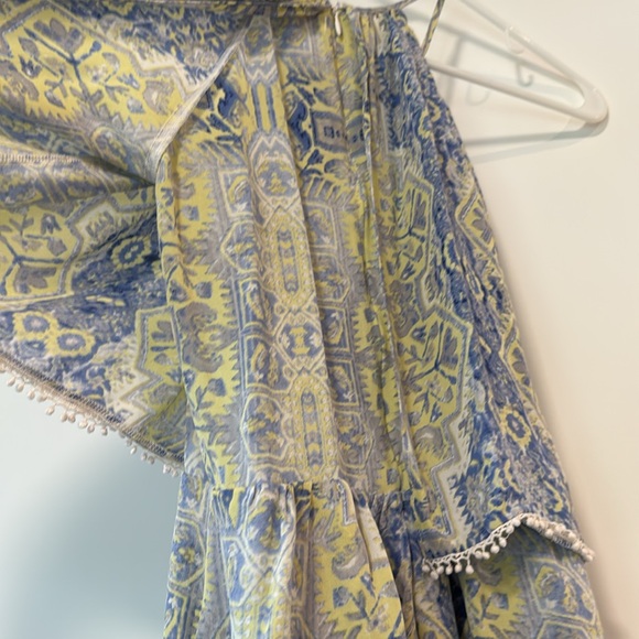 Used
Short romper
Multicolor
Zipper in back
Pockets - Picture 3 of 3